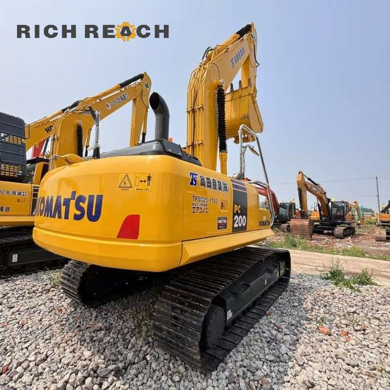 Undercarriage and tracks of a 2018 Komatsu PC200 excavator, priced at $25,000
